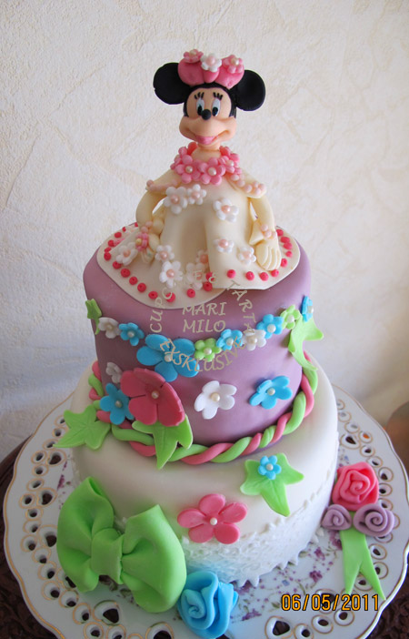 Minnie Mousse Cake